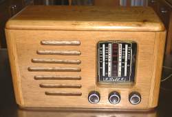 Bell Colt Oak Radio Restored