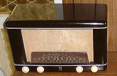 Philips Bakelite Dual Wave.