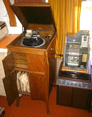 Letoile Console Phonograph