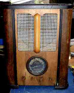 Luxor Radio Before Restoration